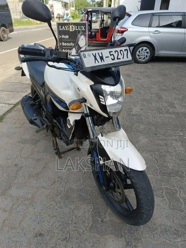 Yamaha FZ S 2012