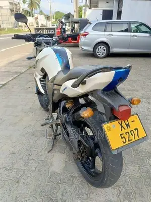 Yamaha FZ S 2012