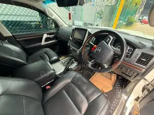 Toyota Land Cruiser Sahara V8 2018