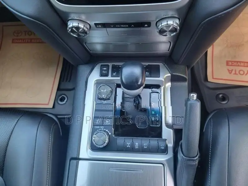 Toyota Land Cruiser Sahara V8 2018