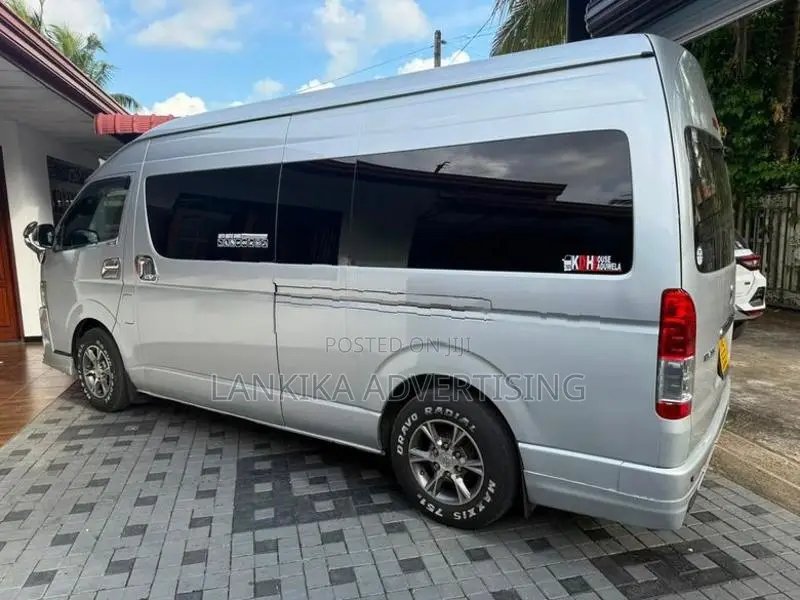 Toyota KDH HIGH ROOF 223 2017