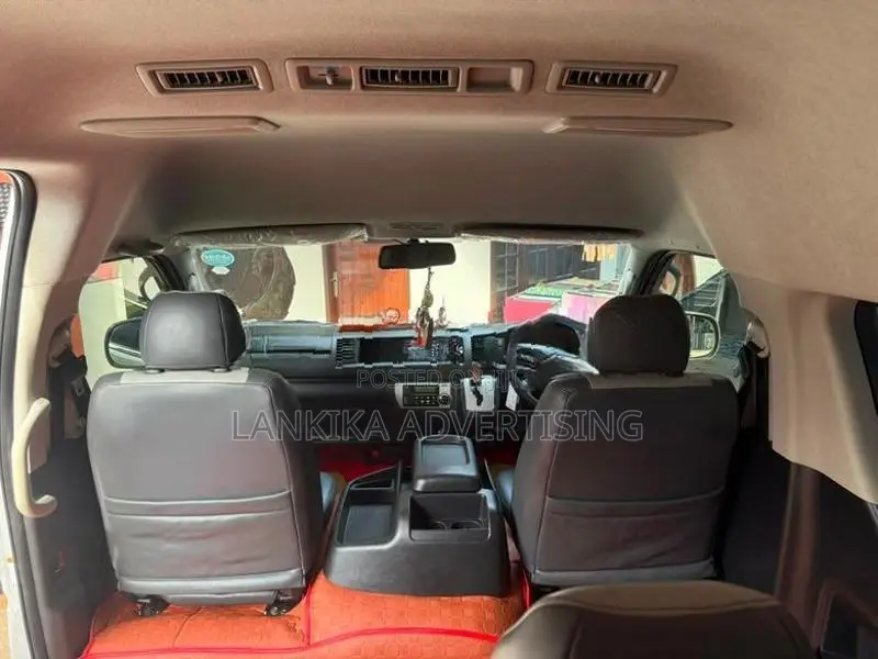 Toyota KDH HIGH ROOF 223 2017