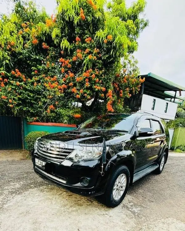 Toyota Fortuner 2013