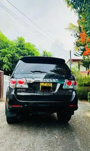 Toyota Fortuner 2013