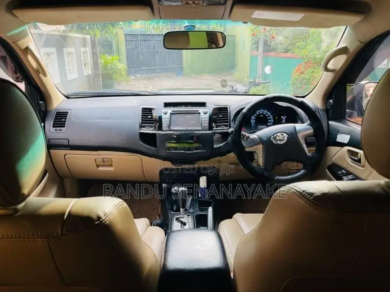 Toyota Fortuner 2013