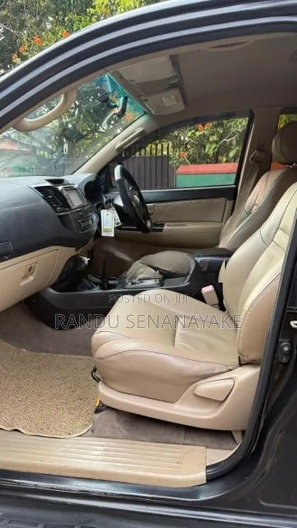 Toyota Fortuner 2013