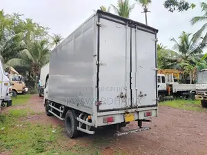 Hino Dutro WU710 14.5 FT DUNU 2016