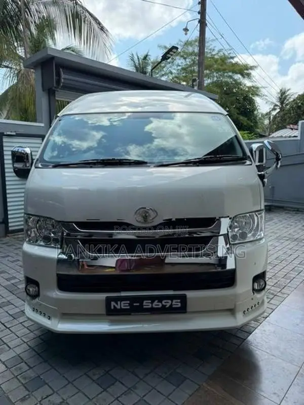Toyota GDH HIGH ROOF 2023