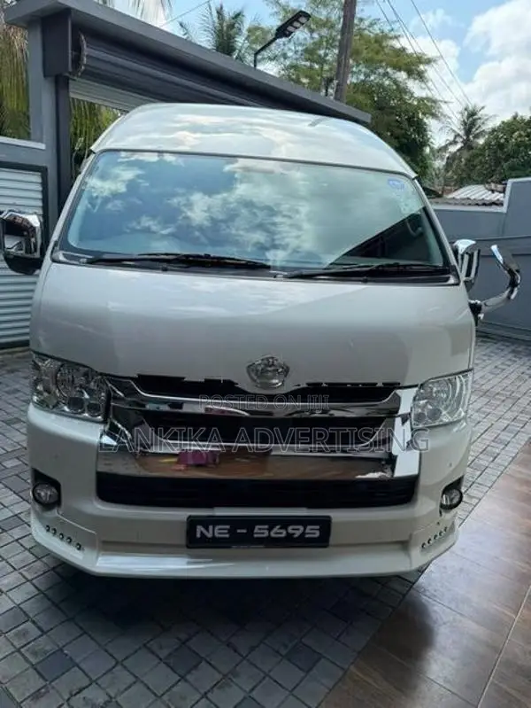 Toyota GDH HIGH ROOF 2023