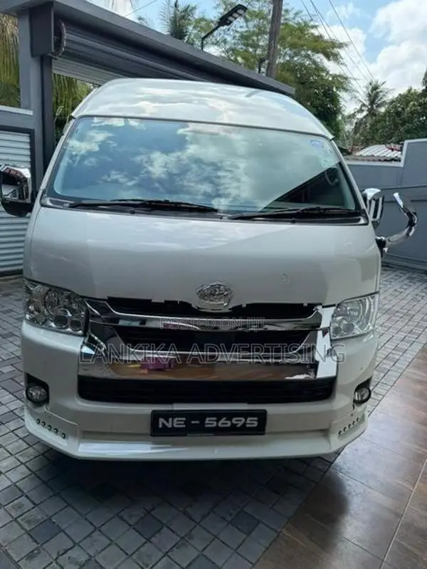 Toyota GDH HIGH ROOF 2023