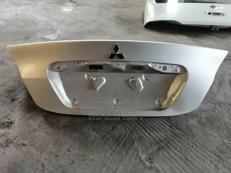 Mitsubishi Lancer (CS1) Dicky Door - Reconditioned