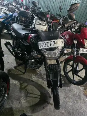 Bajaj V12 2016