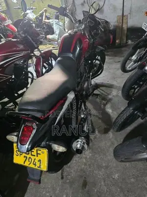 Bajaj V12 2016