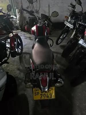Bajaj V12 2016