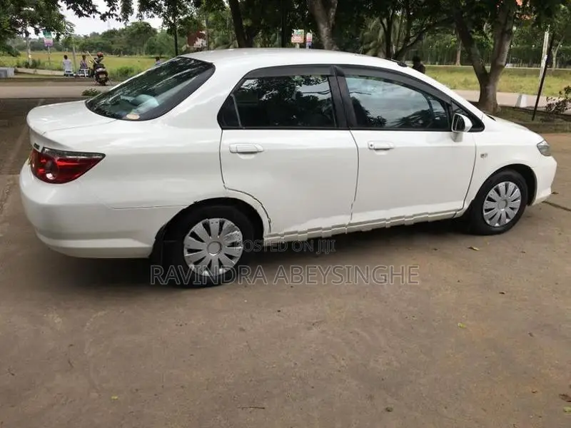 Honda Fit Aria 2007