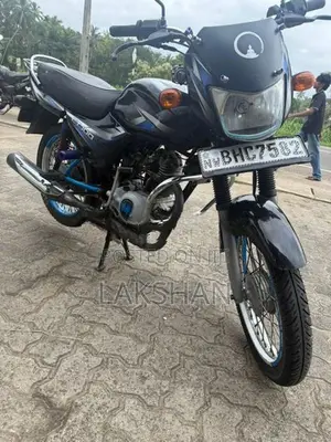 Bajaj CT100 2021