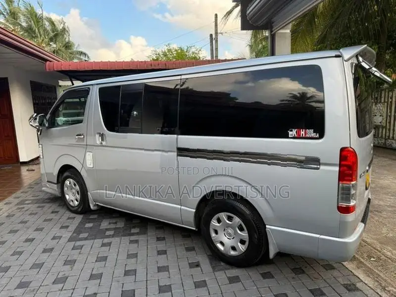 Toyota KDH GL 2011