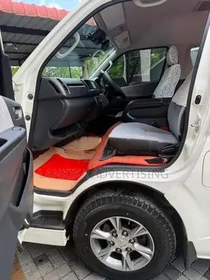 Toyota GDH HIGH ROOF 2023