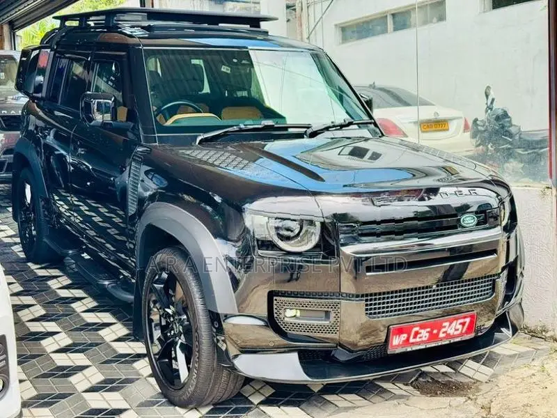 Land Rover Defender P300 UK Petrol B/NEW 2025