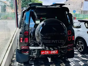 Land Rover Defender P300 UK Petrol B/NEW 2025