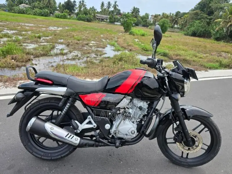 Bajaj V15 2016