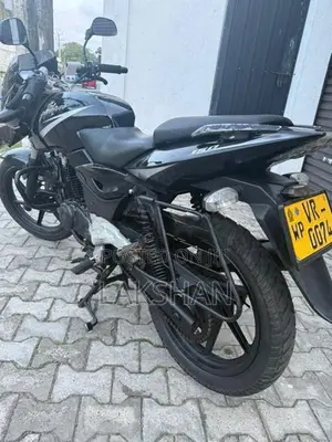 Bajaj Pulsar 180 2011