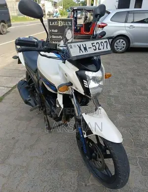 Yamaha FZ S 2013