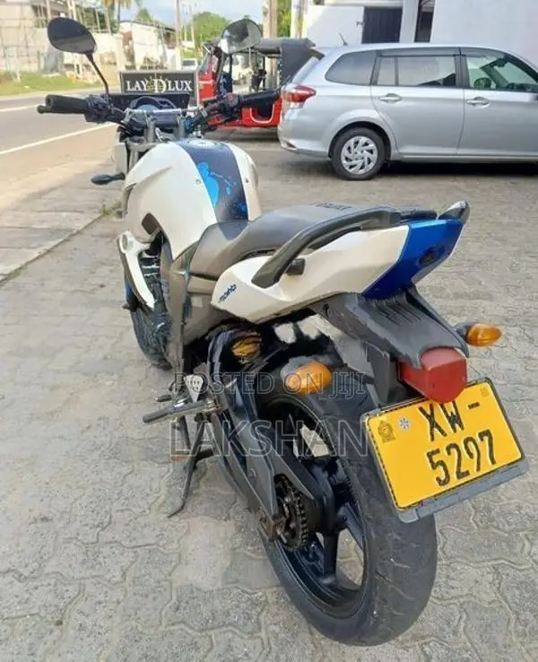 Yamaha FZ S 2013