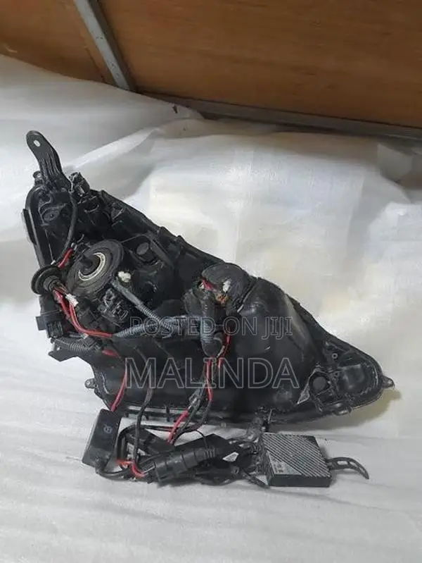 Toyota Aqua NHP10 LH Head Light - Reconditioned