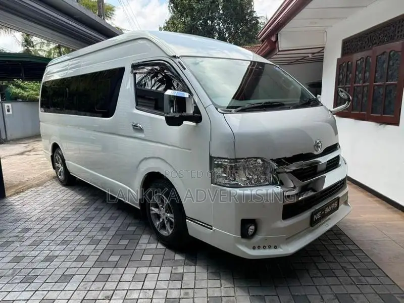 Toyota GDH HIGH ROOF 2023