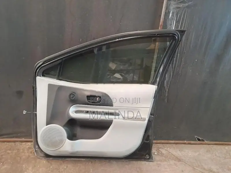 Toyota Aqua NHP10 RH Front Door - Reconditioned