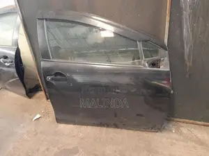 Toyota Aqua NHP10 RH Front Door - Reconditioned