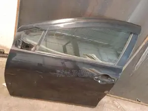 Toyota Aqua (NHP10) LH Front Door - Reconditioned