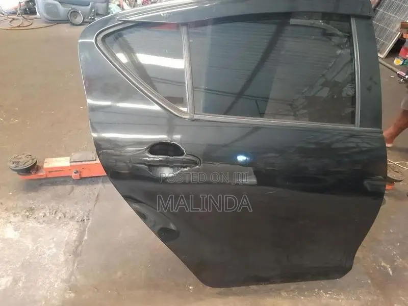 Toyota Aqua (NHP10) RH Rear Door - Reconditioned
