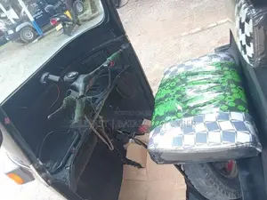 Bajaj RE 2006