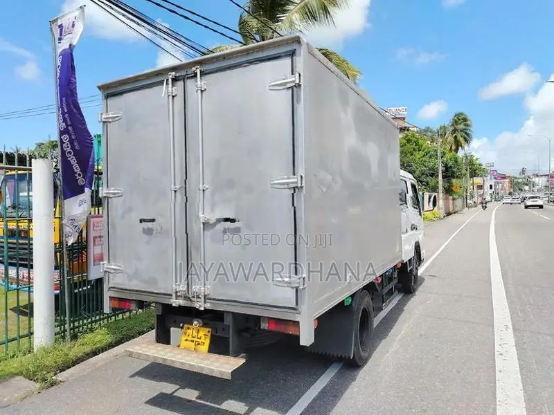 Mitsubishi Canter FUSO CREW CAB 4D33 2015