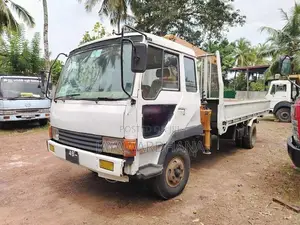 Mitsubishi Fuso FIGHTER BOOM TRUCK 1986