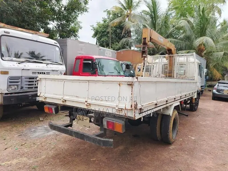 Mitsubishi Fuso FIGHTER BOOM TRUCK 1986