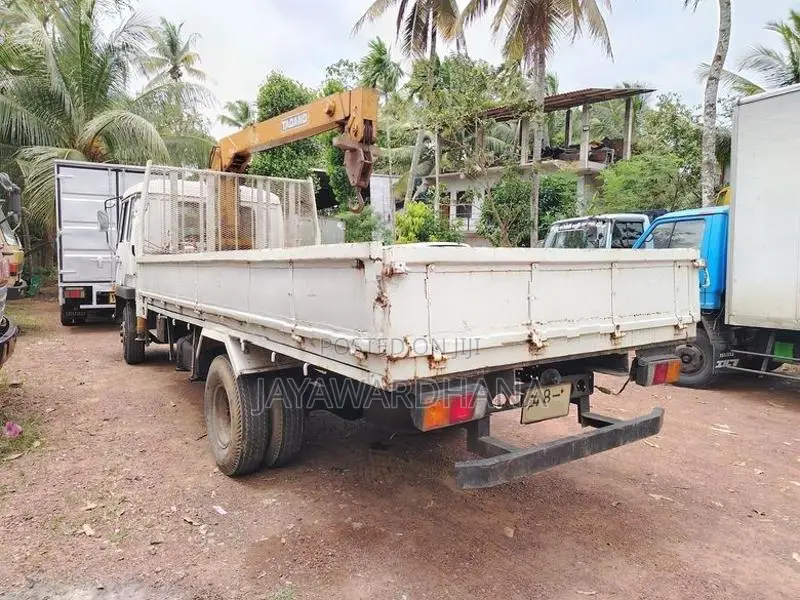 Mitsubishi Fuso FIGHTER BOOM TRUCK 1986