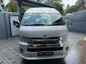 Toyota GDH HIGH ROOF 2023
