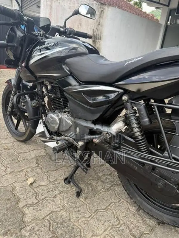 Bajaj Pulsar 150 2017