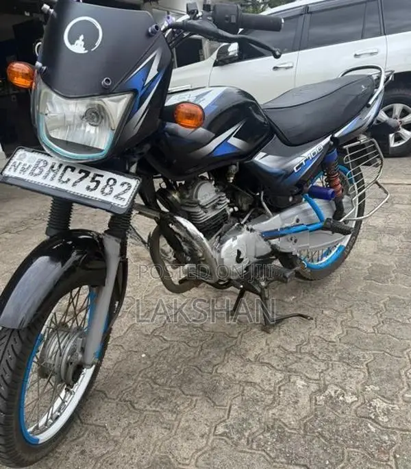 Bajaj CT100 2018
