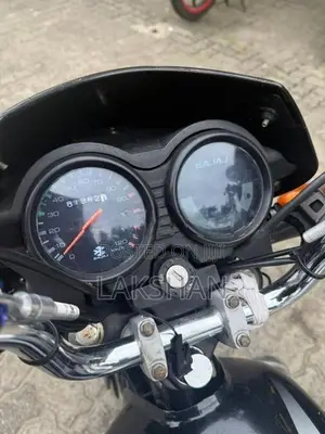 Bajaj CT100 2018