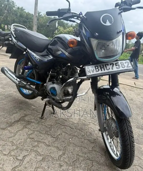 Bajaj CT100 2018