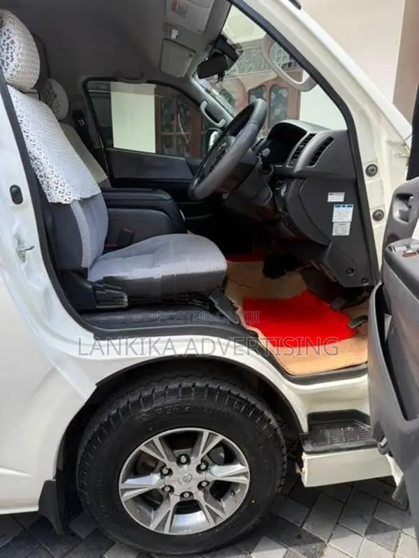 Toyota GDH HIGH ROOF 2023