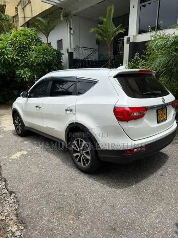 DFSK Glory 580 SUV 2021