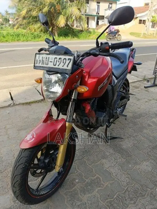 Yamaha FZ S 2012