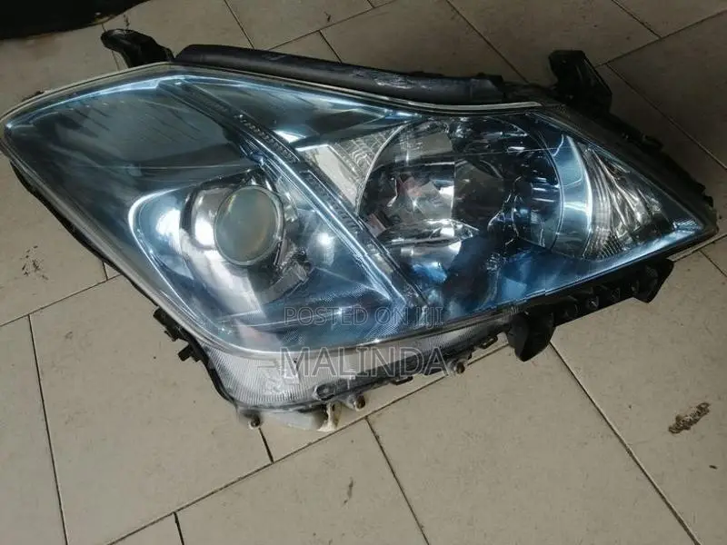Toyota Crown (GWS204) Head Light ( LH/RH ) - Reconditioned