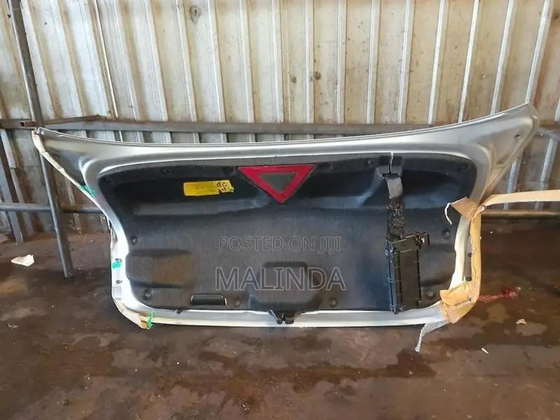 Toyota Crown (GWS204) Dicky Door - Reconditioned