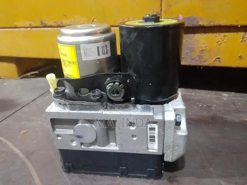 Toyota Crown (GWS204) ABS - Reconditioned